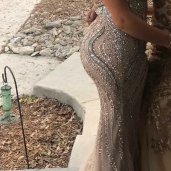 PROM DRESS - Picture 5 of 7